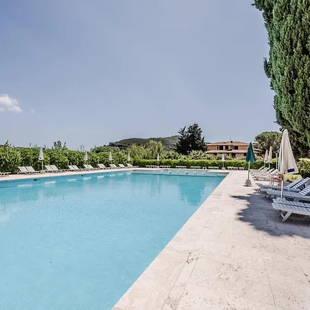 Hotiday Collection - Capo Stella 酒店 *